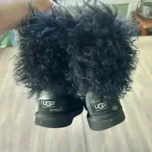 UGG Mongolian Short Boots Black 6 Super Fun Soft 37 - Picture 2 of 16